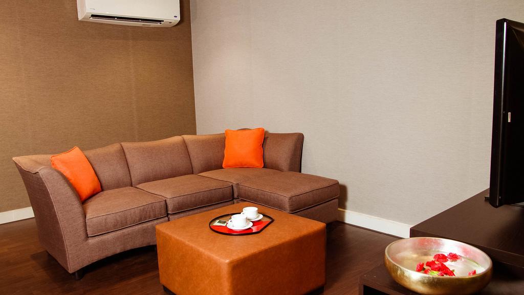 Compass Living Joy Aparthotel Ho Şi Min Exterior foto