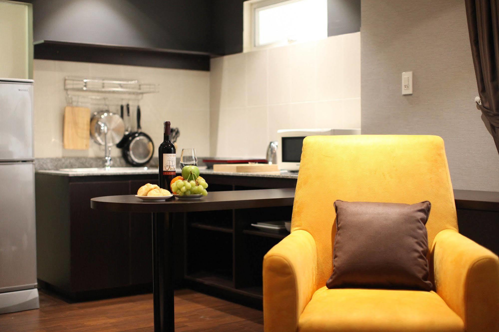 Compass Living Joy Aparthotel Ho Şi Min Exterior foto